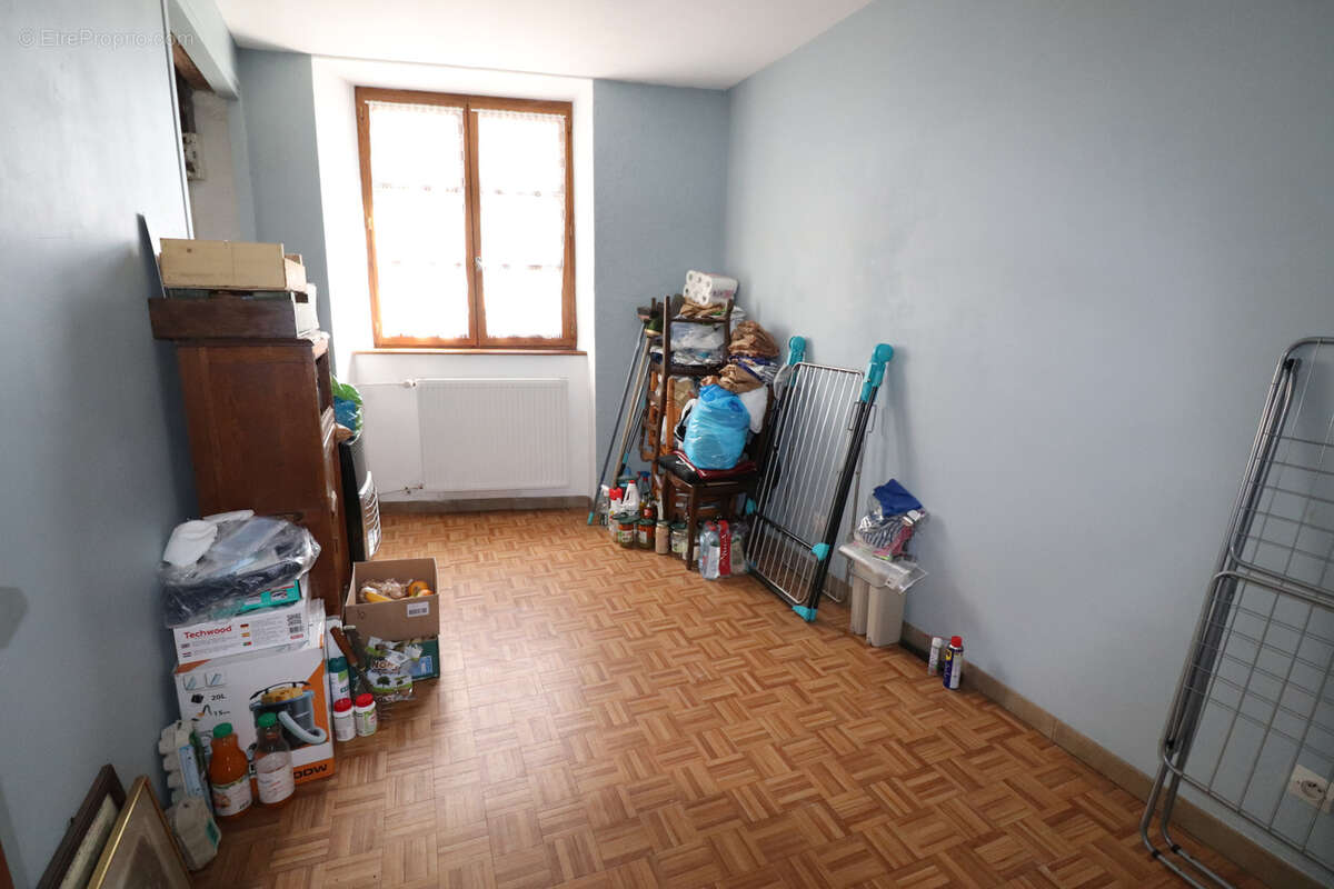 Maison à DESAIGNES