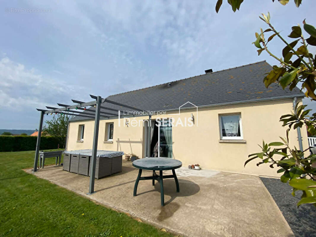 Maison à AUNAY-SUR-ODON