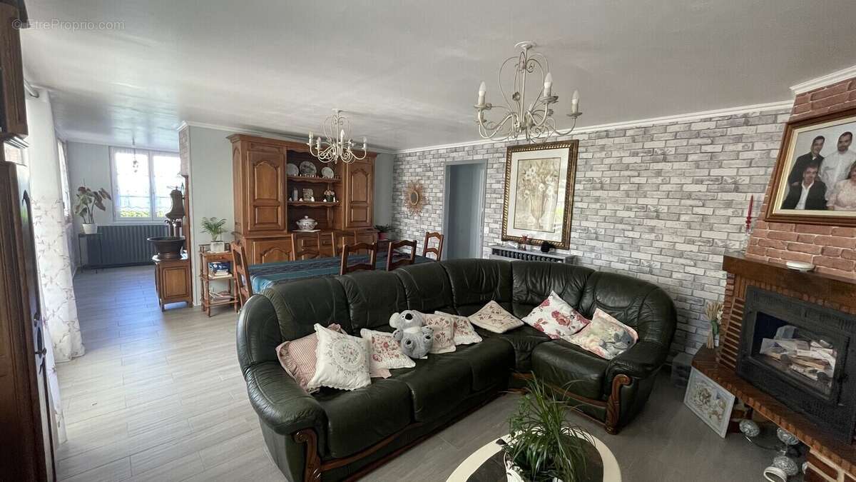 Maison à SAINTE-GENEVIEVE