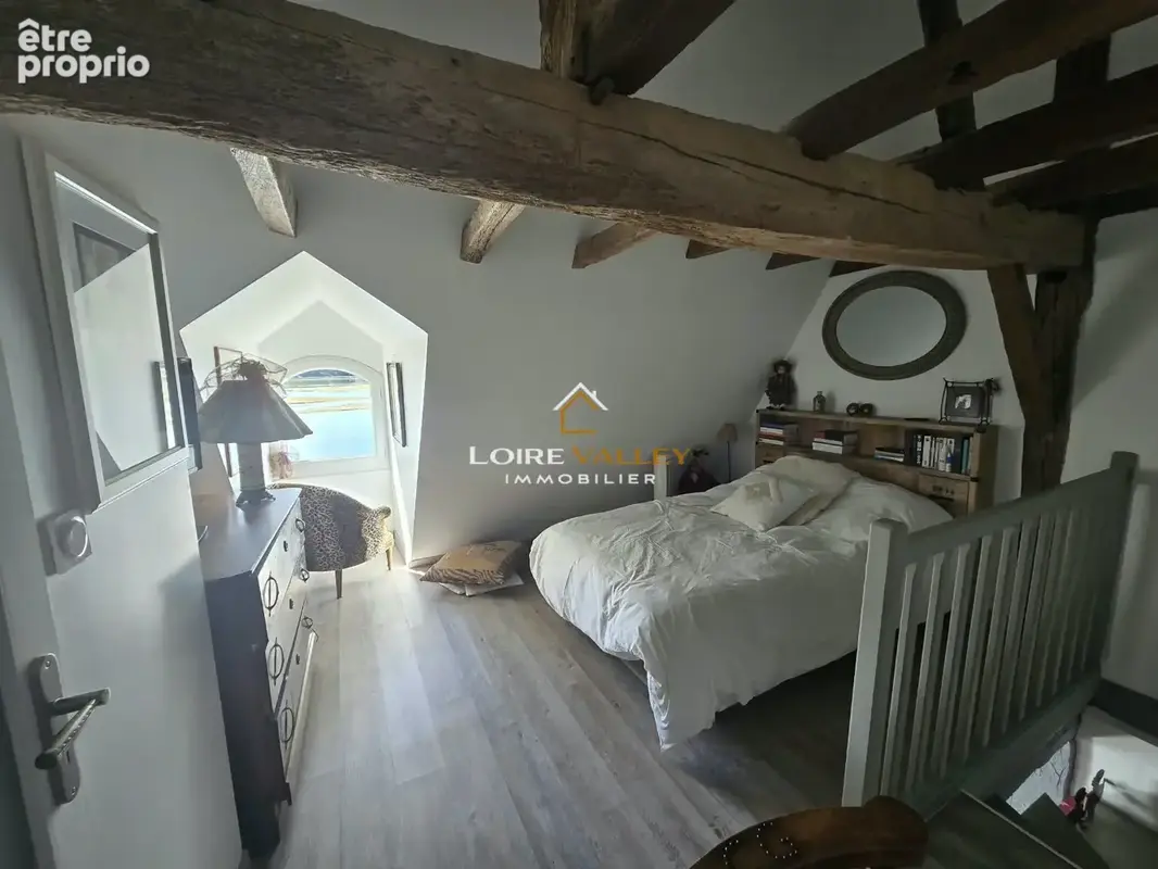 Caractère et authenticité pour cette maison avec vue Loire - photo 5