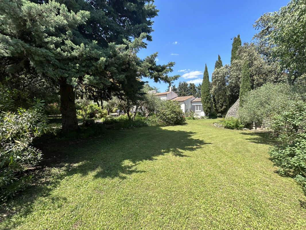 Maison à MONTAREN-ET-SAINT-MEDIERS