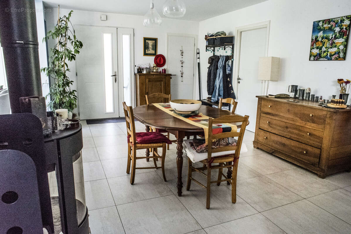 Maison de plain-pied ossature bois RT 2012   123,27 m2 sur 10,02 ares dans un environnement paisible - photo 7