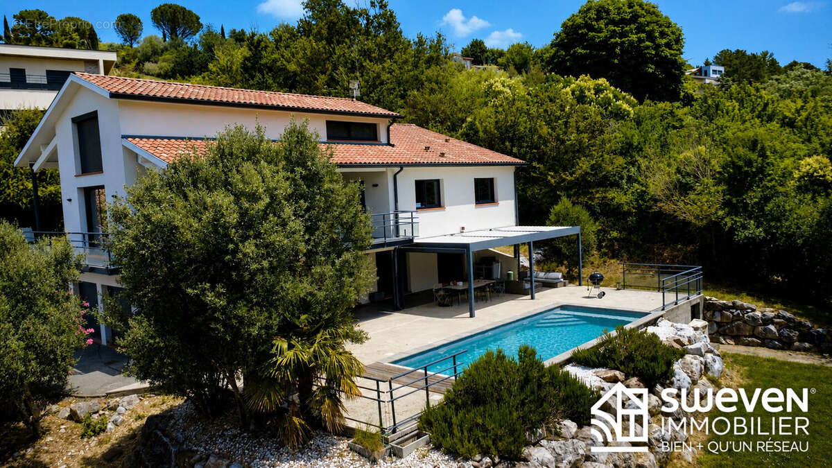 Maison à LACROIX-FALGARDE