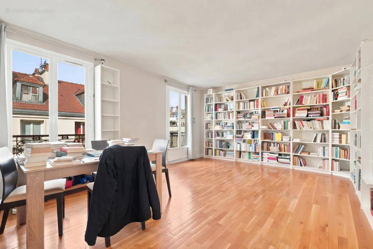 Appartement à PARIS-11E