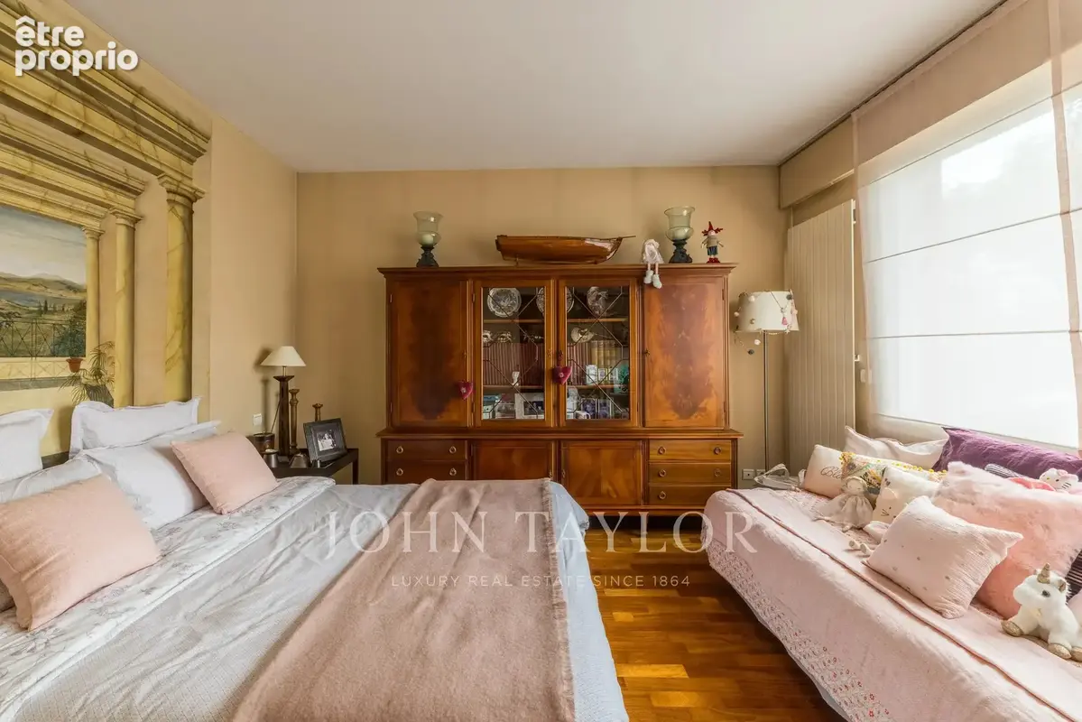 Villa d’architecte – parc paysager de 3 000 m² – piscine – pool house – dépendance - photo 12