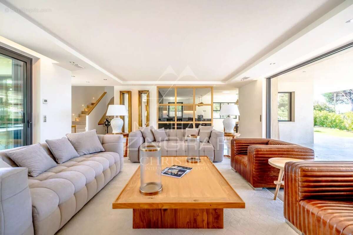 Villa Sainte-Maxime - Raffinement contemporain avec vue mer. - photo 10
