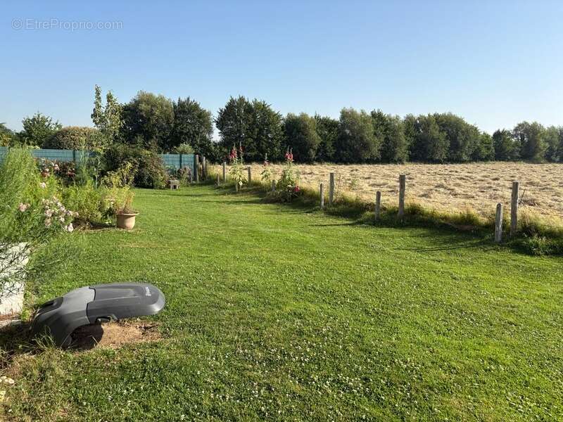Maison à rénover avec vie de plain-pied 4 Chambres sur sous-sol dans le bourg de SAINT-VIGOR-D'YMONVILLE (76430) - photo 3