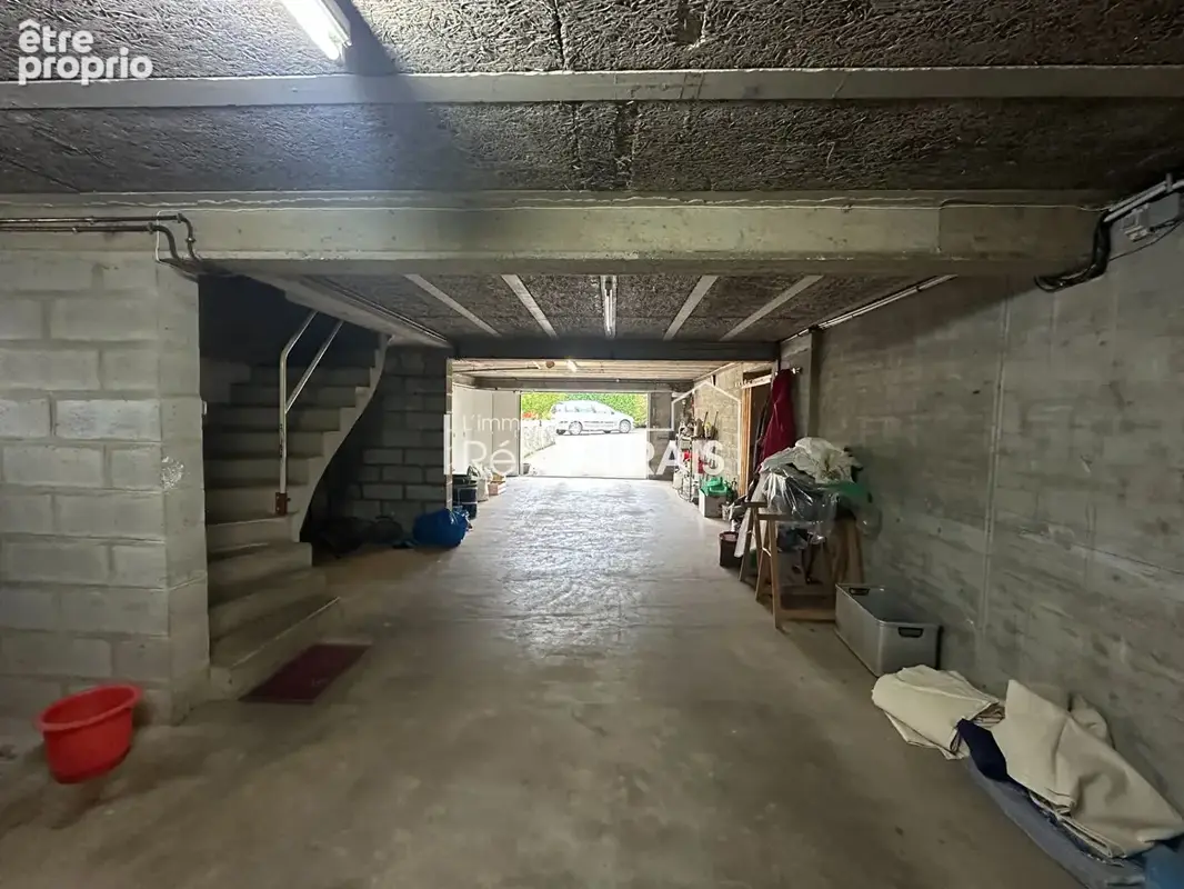 À FLERS Du caractère, de l'espace et une dépendance : une maison aux multiples possibilités - photo 14