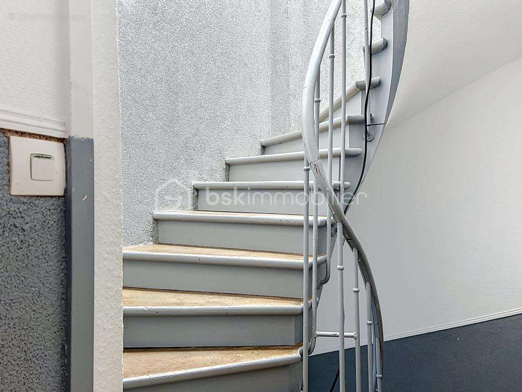 Appartement lumineux de plus de 62 m² – Vendu loué  896e– Idéal investisseur - photo 12