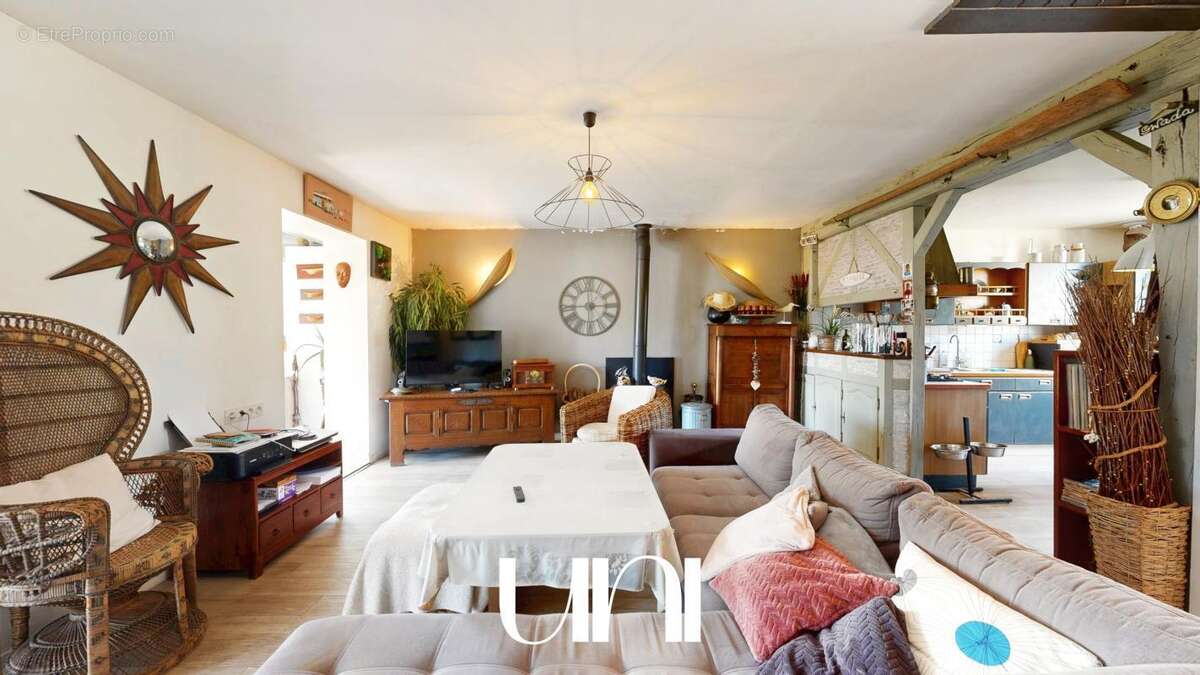 Maison 7 pièces de 174m2 de plain-pied - Ver Sur Mer - photo 2