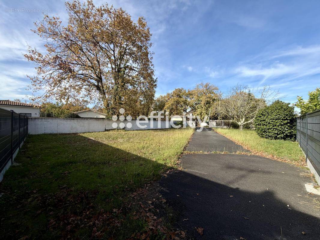 Terrain à GUJAN-MESTRAS