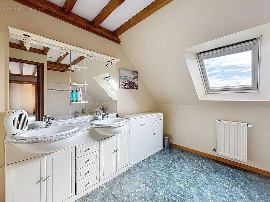 Maison à SAINT-MELOIR-DES-ONDES