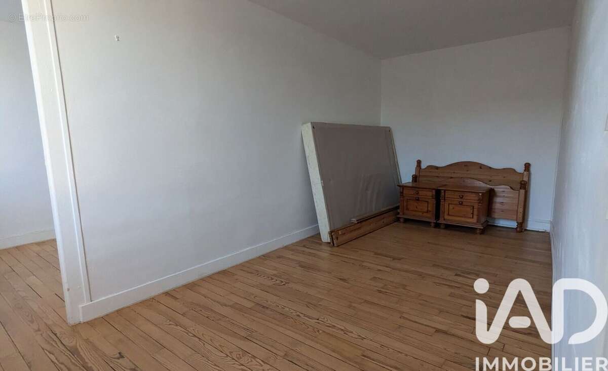 Maison 114 m² à Vallan  - photo 8