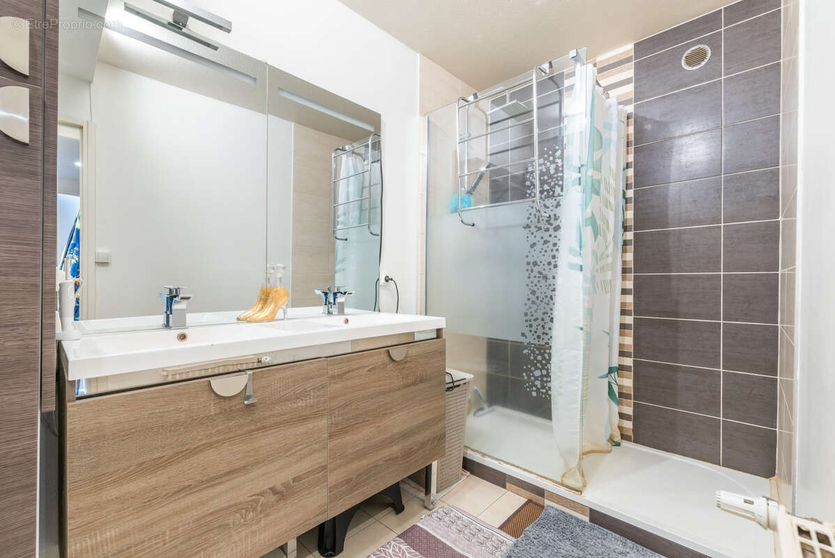 Appartement à BRIVES-CHARENSAC