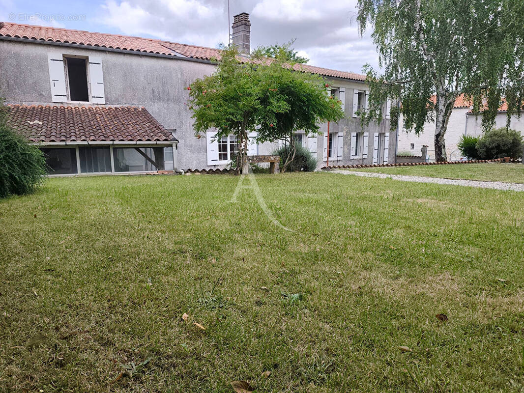 Maison à GEAY
