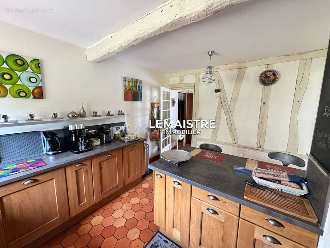 Entre GODERVILLE et TERRES-DE-CAUX - Maison de caractère 159 m² - 4 chambres - 11 000 m² - Dépendances et écuries - photo 5