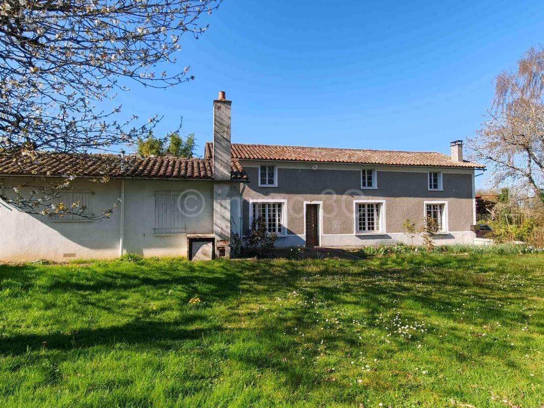 Maison à SAUZE-VAUSSAIS