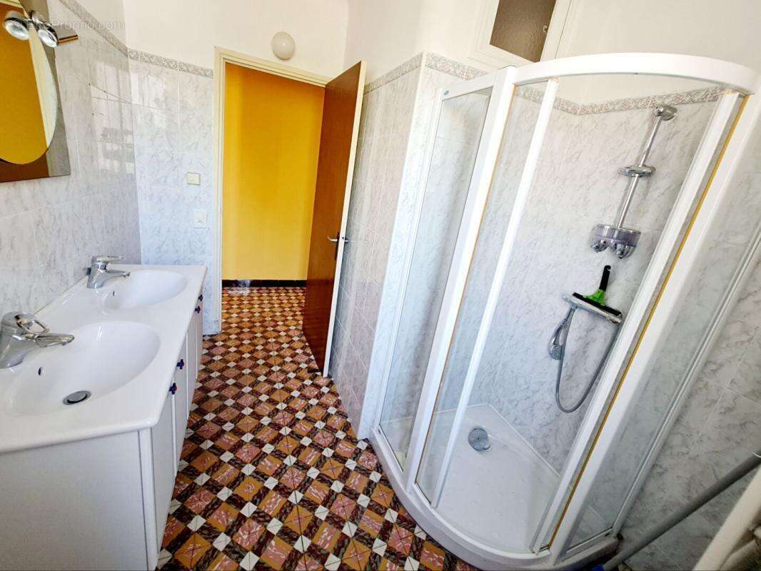 Alès - Maison de 150M² proche des commerces et école - photo 16