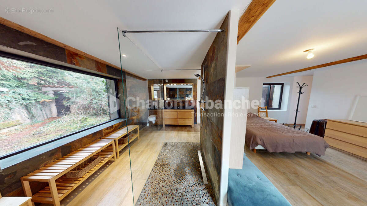 Maison à VIOLAY