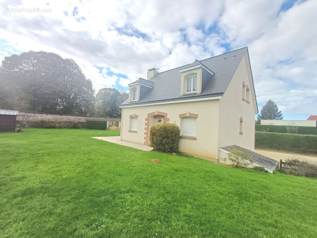 Maison à MARTIN-EGLISE