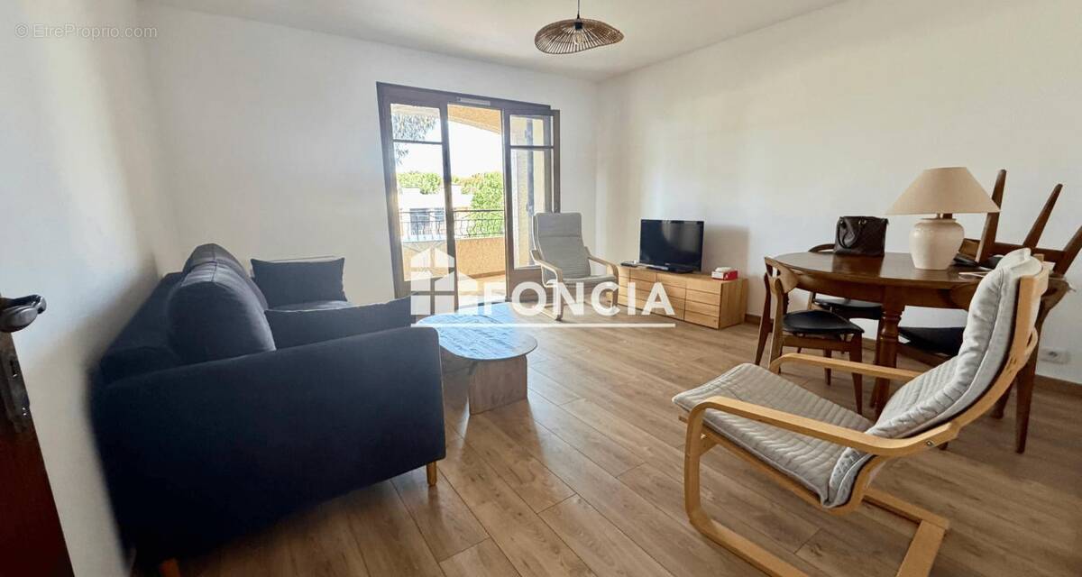 Appartement à SAINT-CYR-SUR-MER