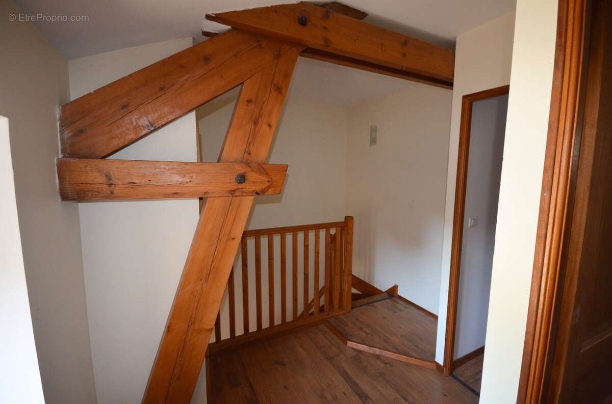 Proche de CHATILLON SUR MARNE (51) à vendre Belle maison en pierre rénovée avec dépendance - photo 9