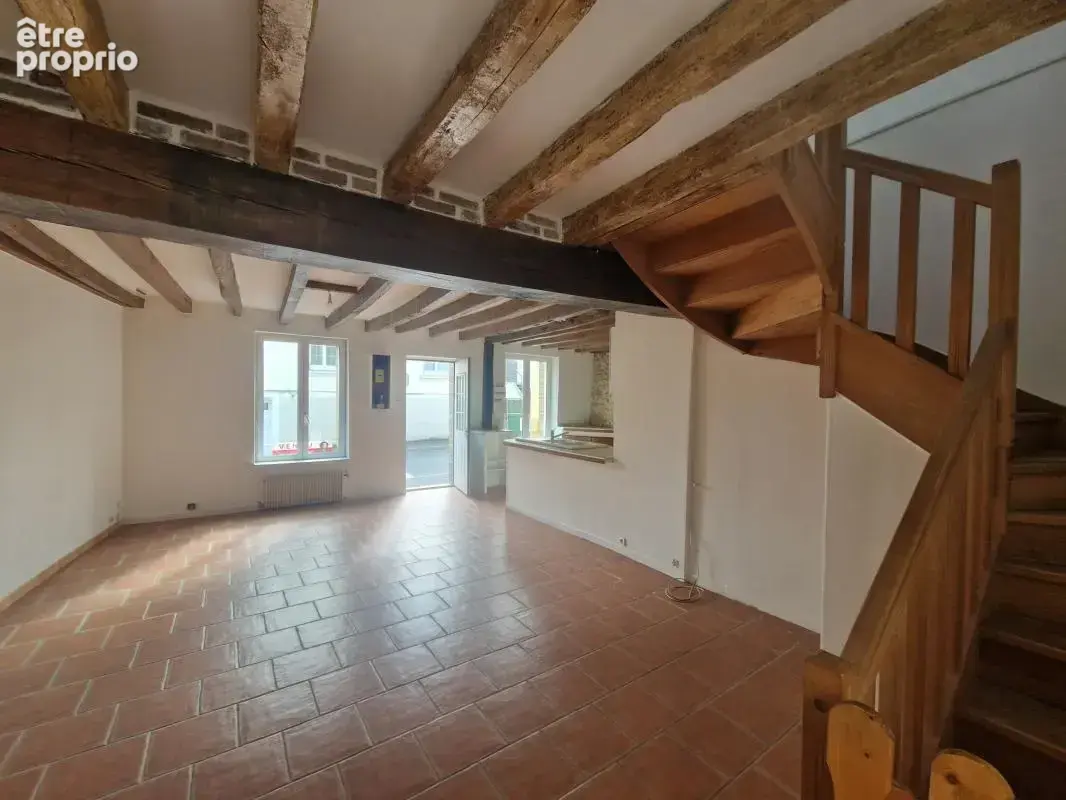 Maison à MONTFORT-LE-GESNOIS