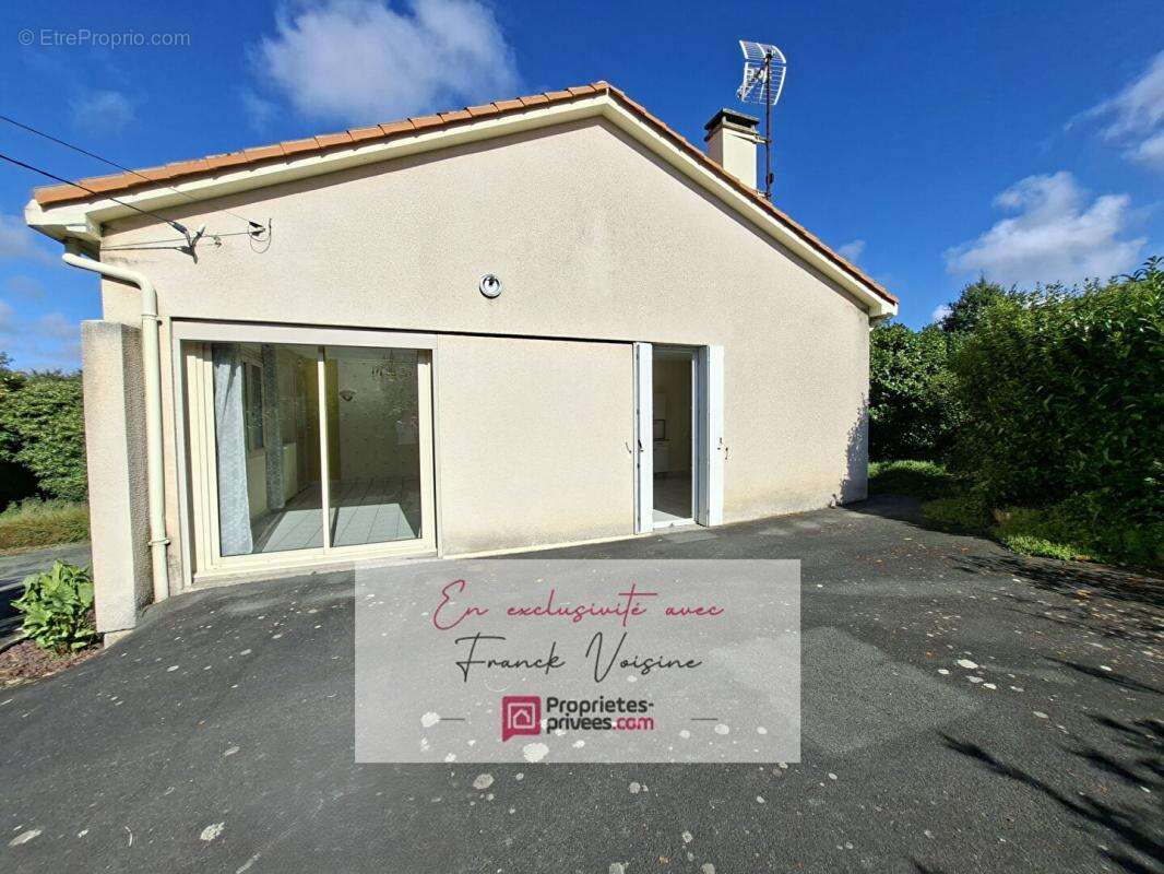 Maison à SAINT-MICHEL-MONT-MERCURE