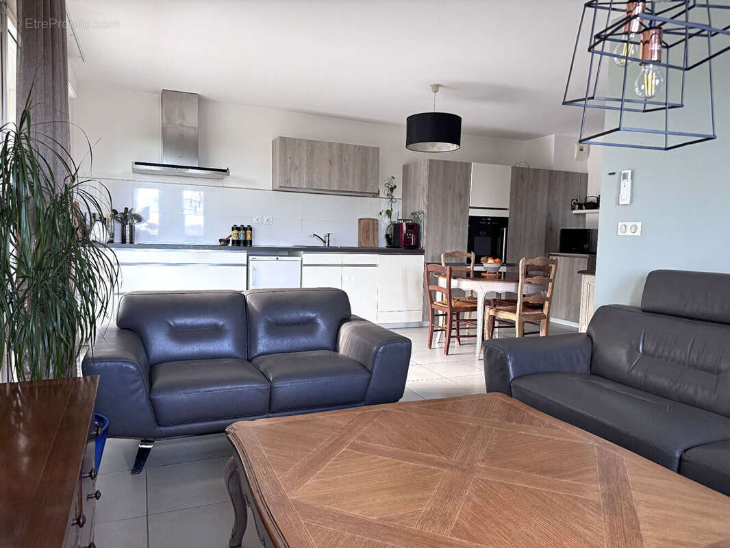 Appartement à VILLENEUVE-LES-AVIGNON