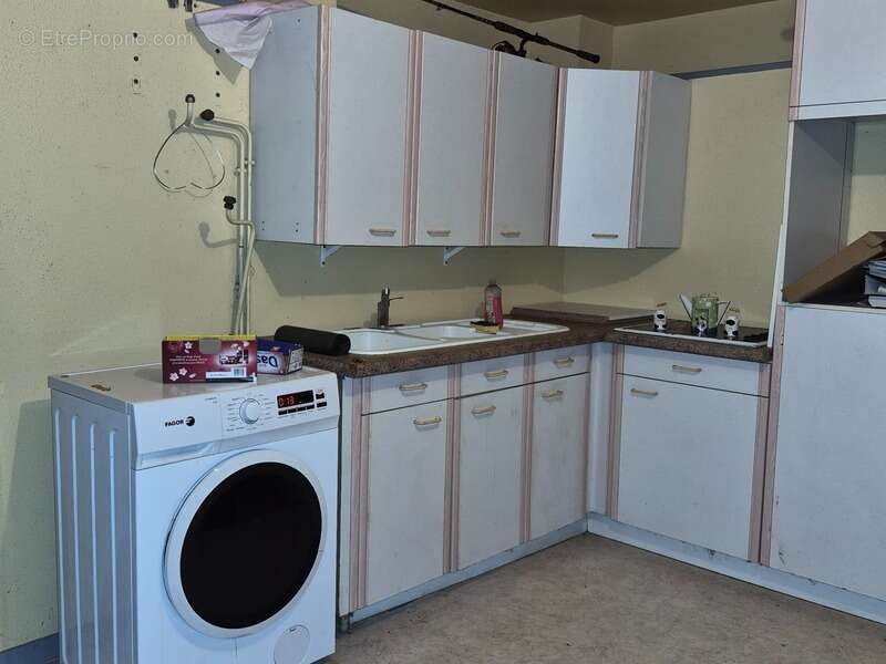 Maison à LES ESSARDS-TAIGNEVAUX