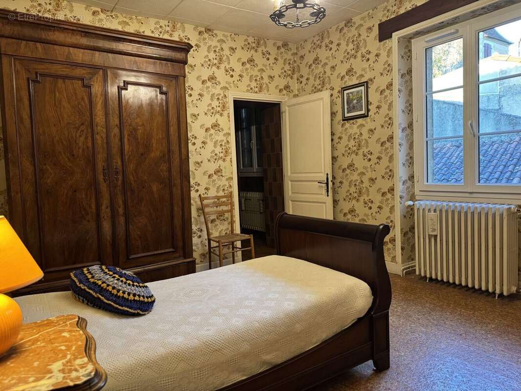 Chambre 3 - Maison à SAINT-CYPRIEN