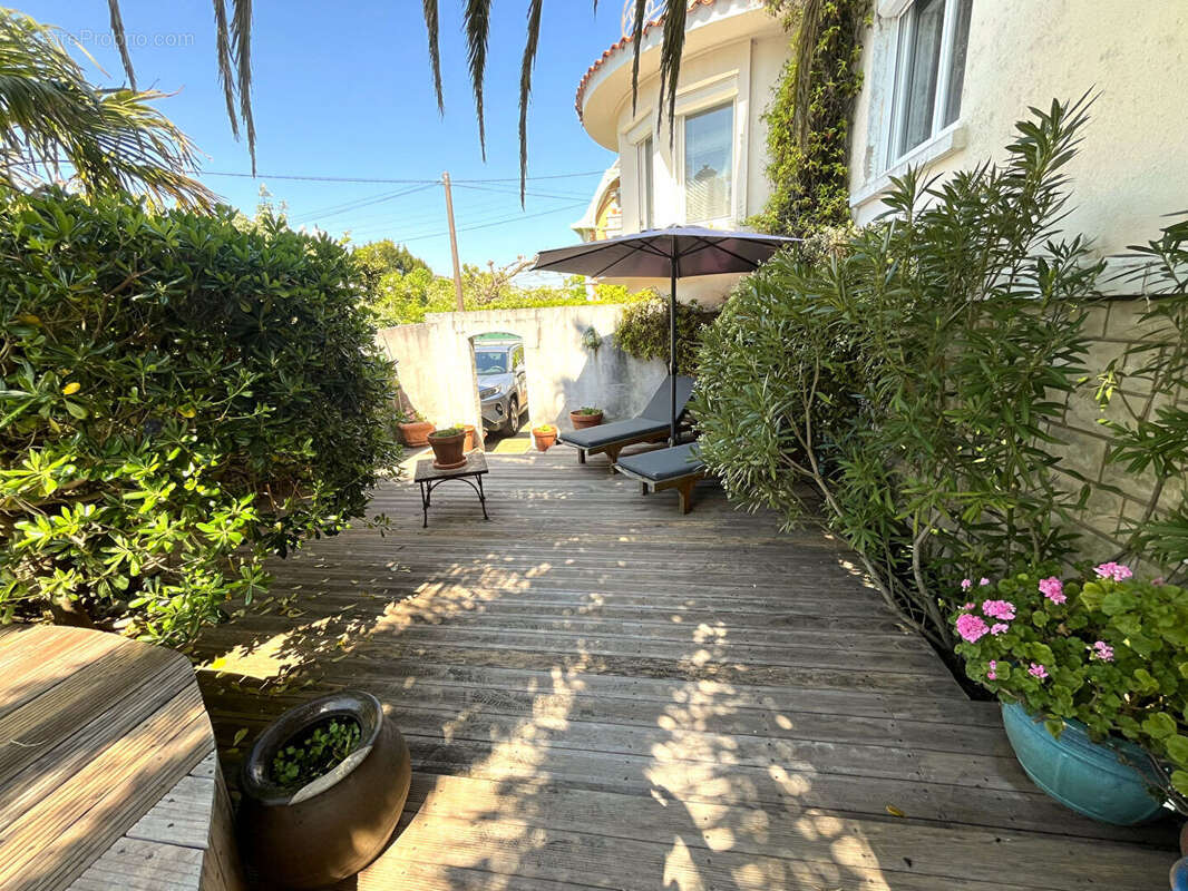 Villa d'exception avec 5 chambres à deux pas de la plage - photo 17