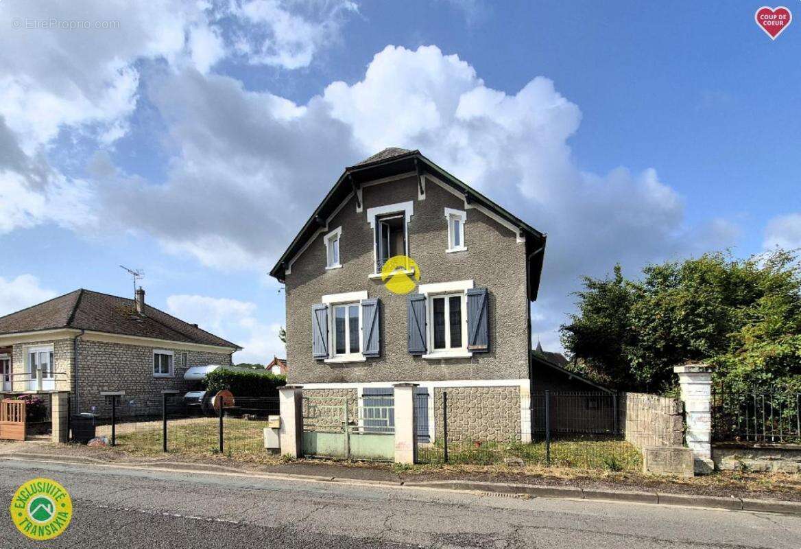 Maison à CHEZAL-BENOIT