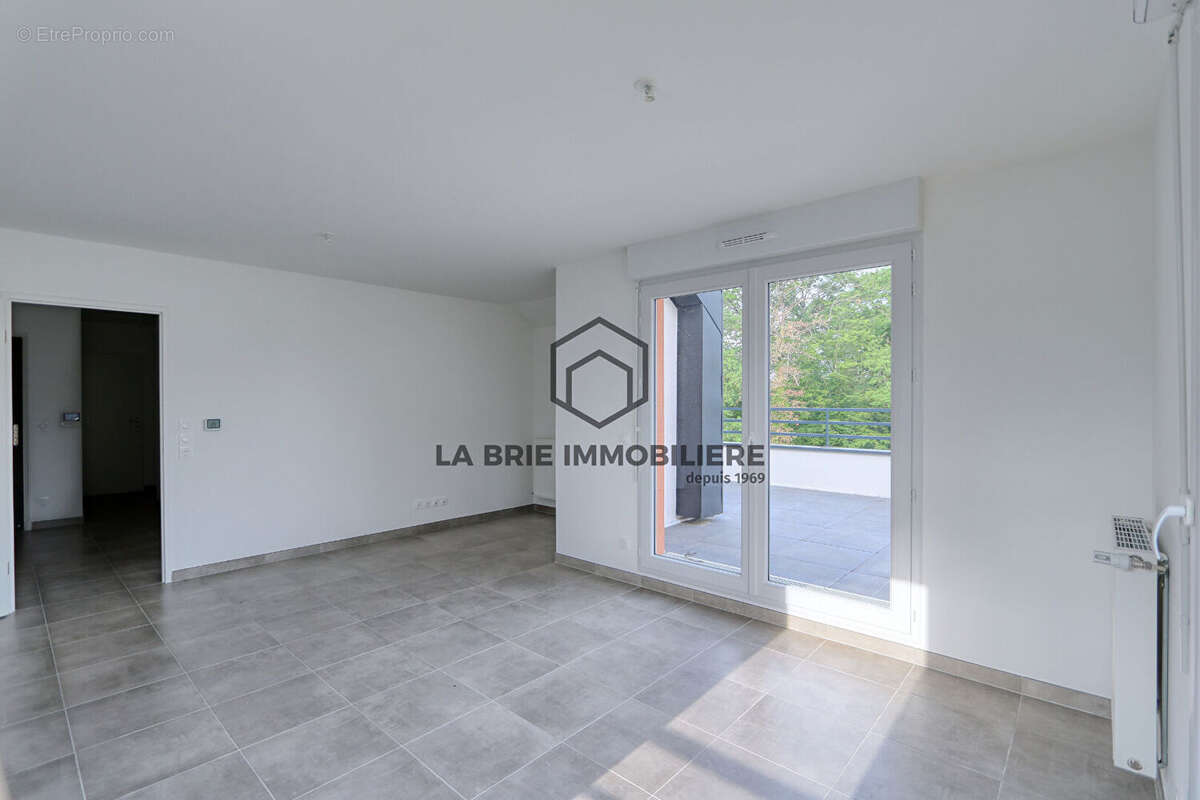 Appartement à EMERAINVILLE