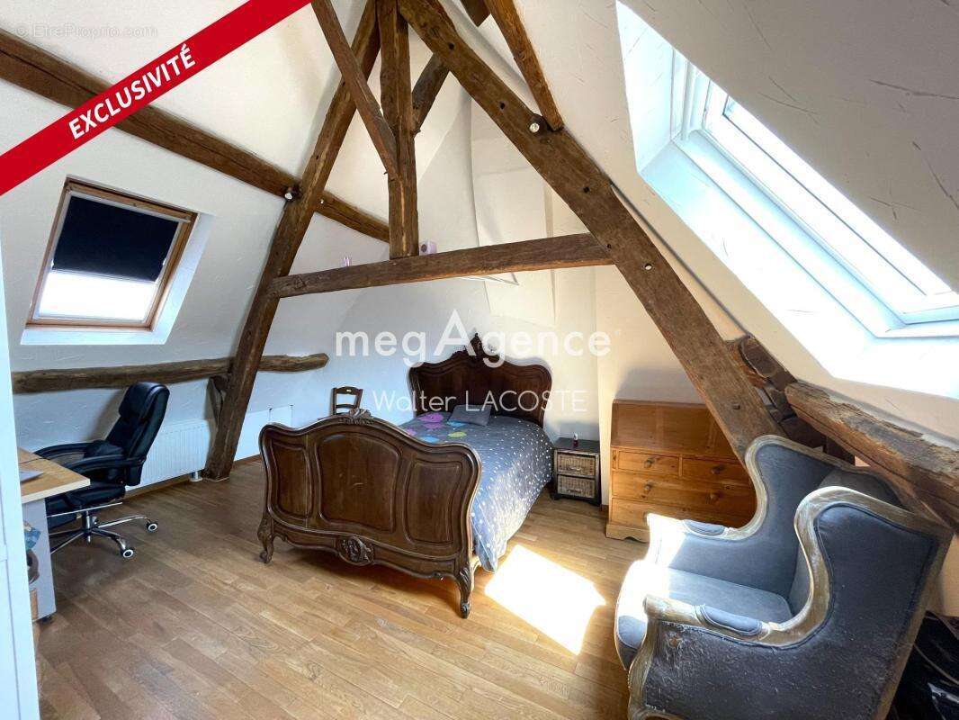 Maison ancienne située à Beynes avec jardin et garage - photo 10