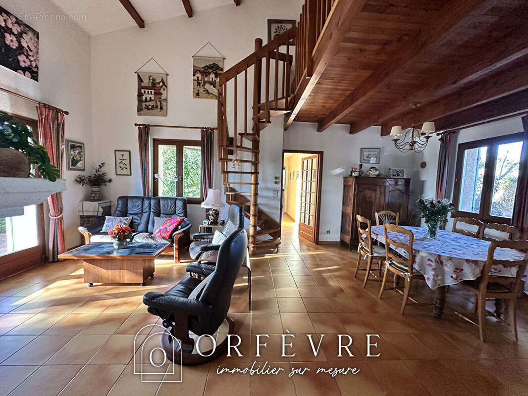 Maison à SAINT-SERIES