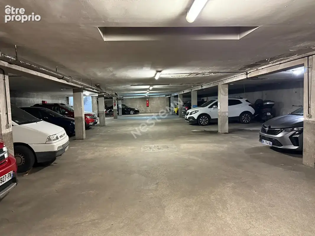 Ideal investisseur ensemble de 10 box et 20 places de parking sur montreuil, quartier croix de chavaux ,  a vendre 10 boxes et 2 - photo 4