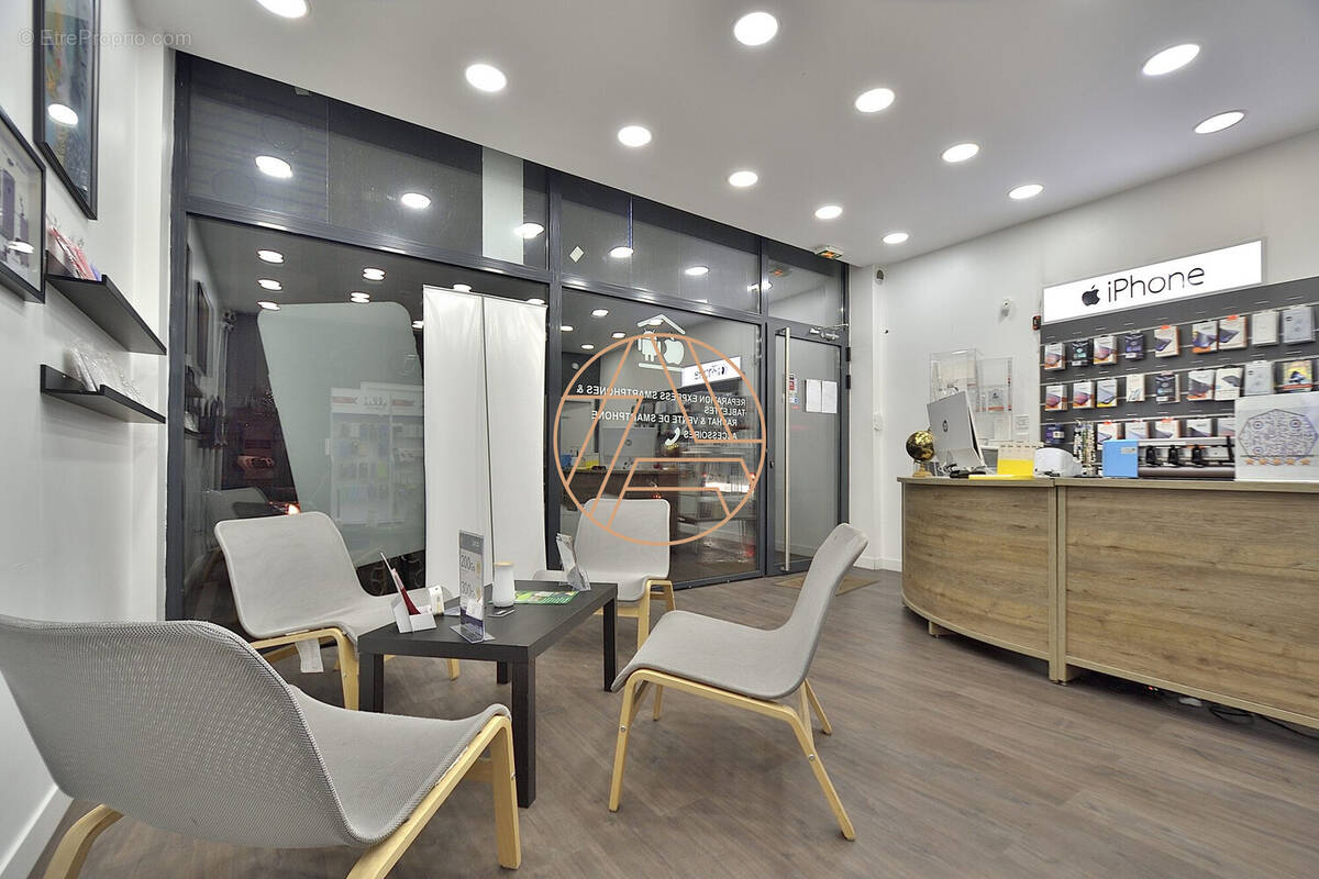 Autre à SAINT-MAUR-DES-FOSSES