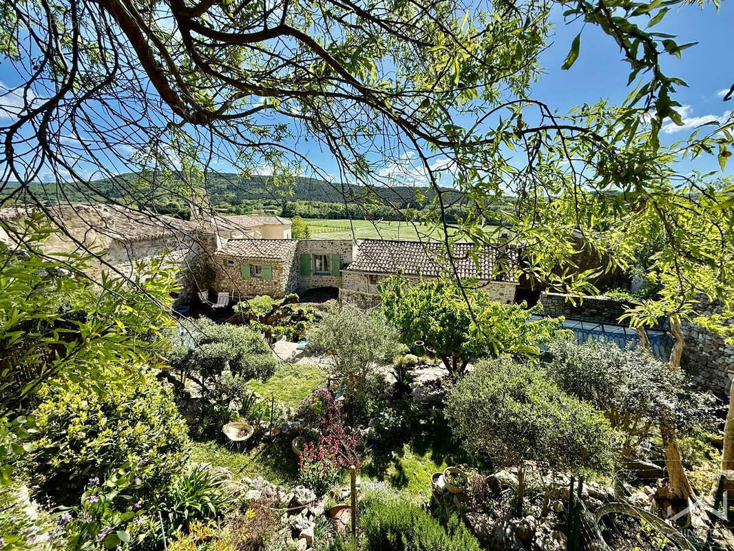 Isabelle di natalevous propose en exclusivité   maison de village  en pierre avec jardin  piscine et dépendanc - photo 28