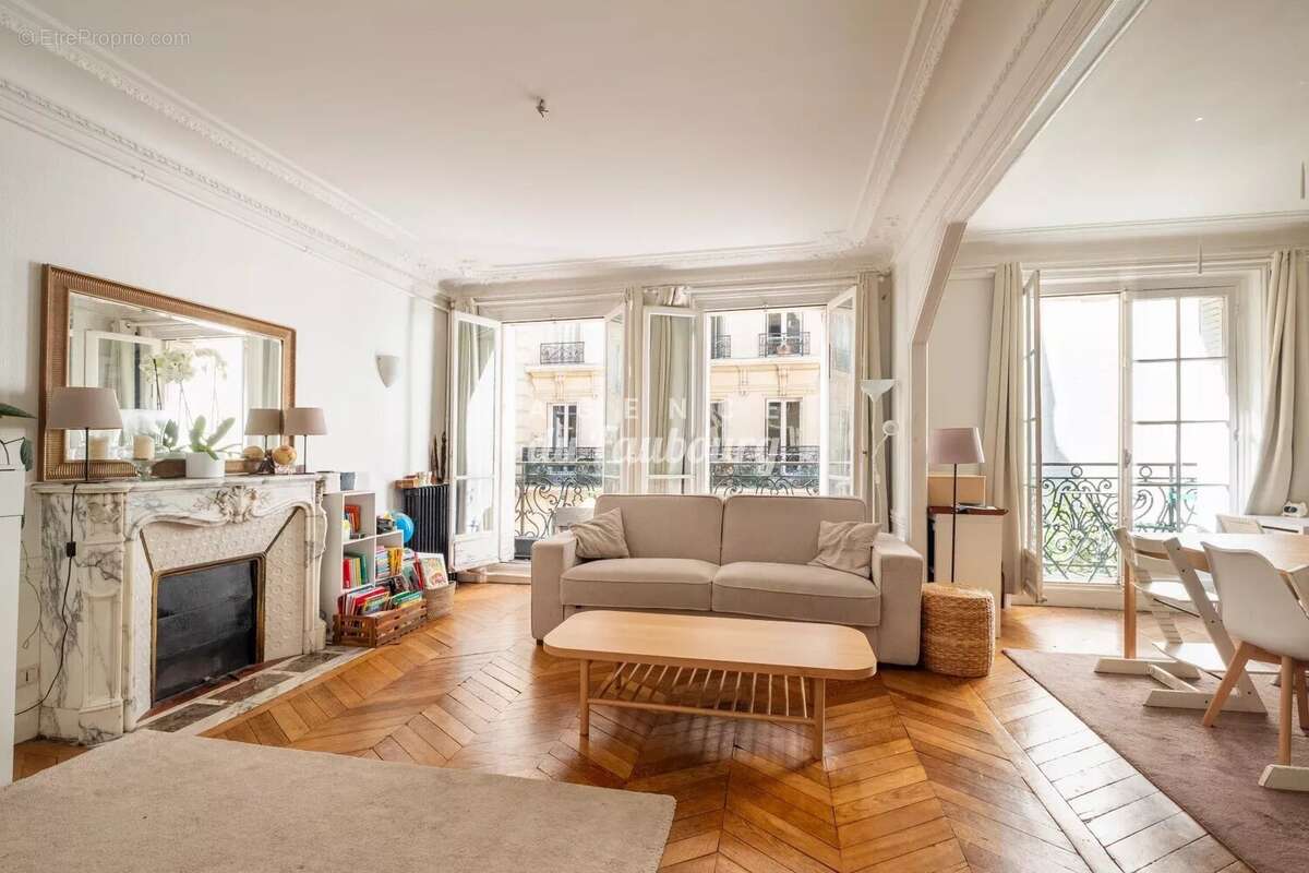 Appartement à PARIS-9E