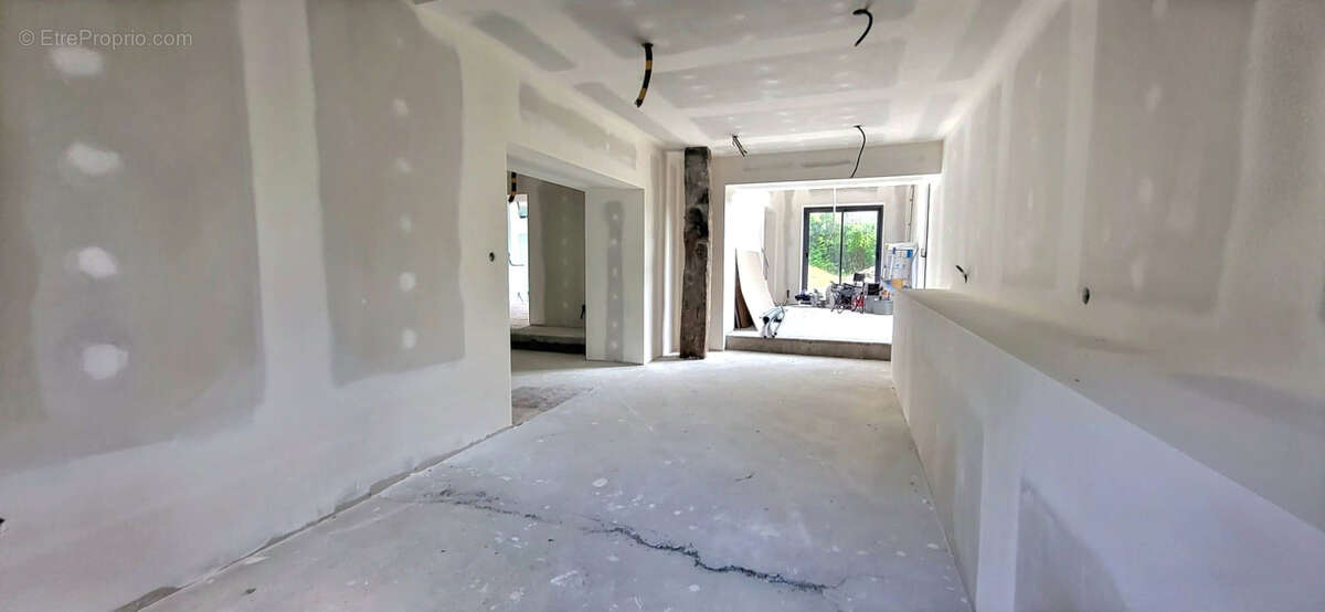 Maison à SALAISE-SUR-SANNE