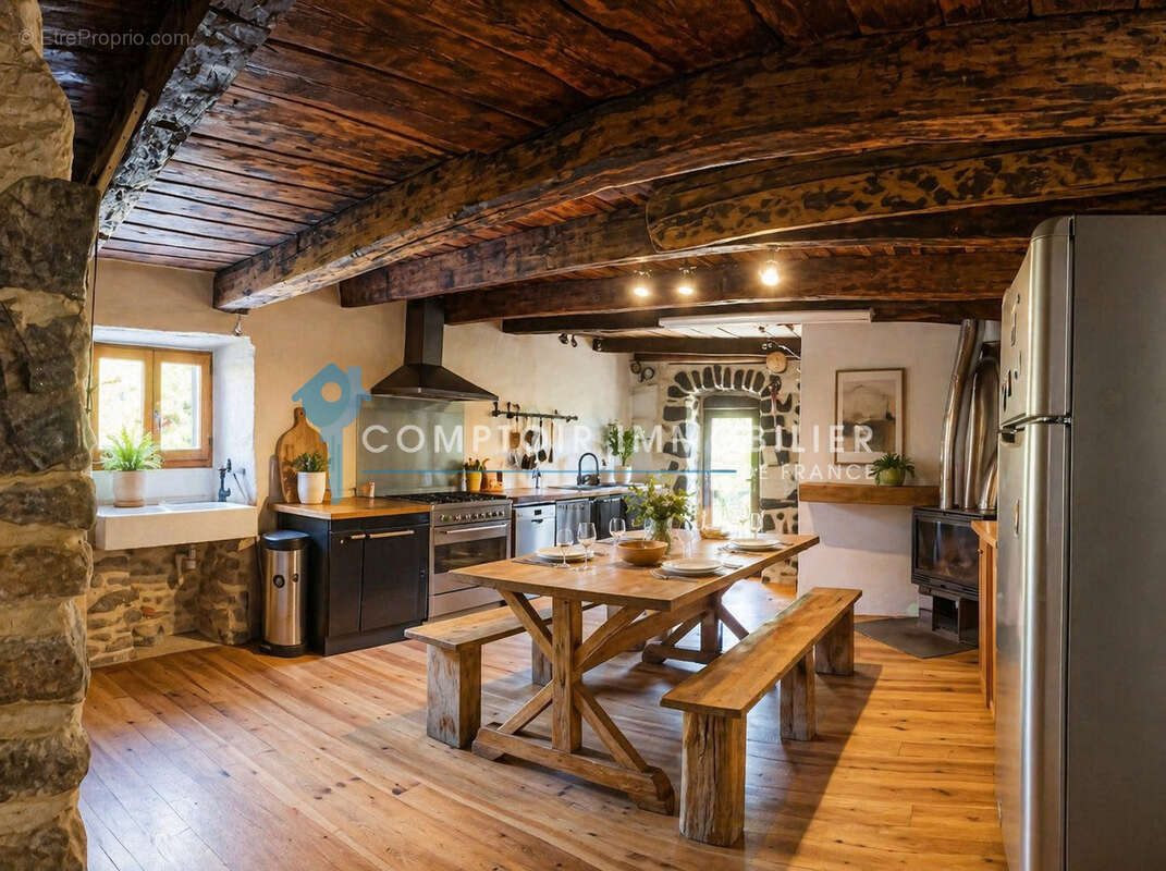 Maison à MONTPEZAT-SOUS-BAUZON