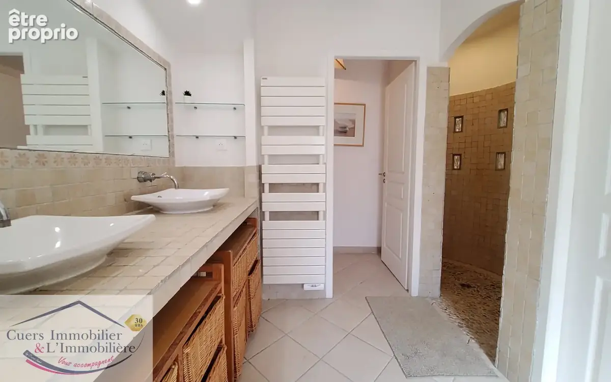 Cuers, villa T7 183m2 - photo 13