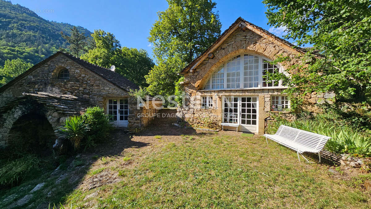 Maison à SAINTE-ENIMIE