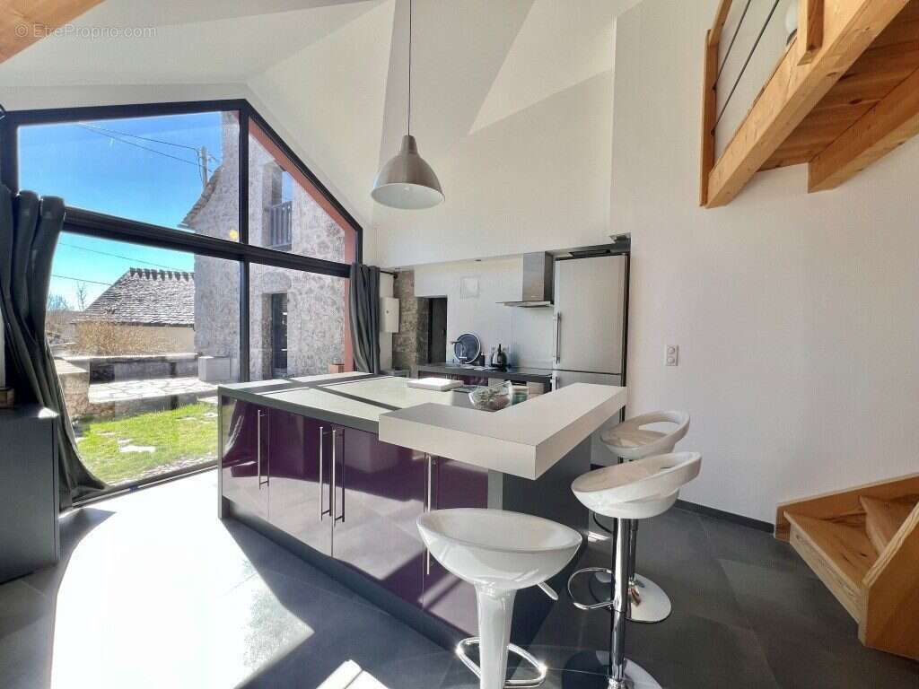 Maison à RIEUTORT-DE-RANDON