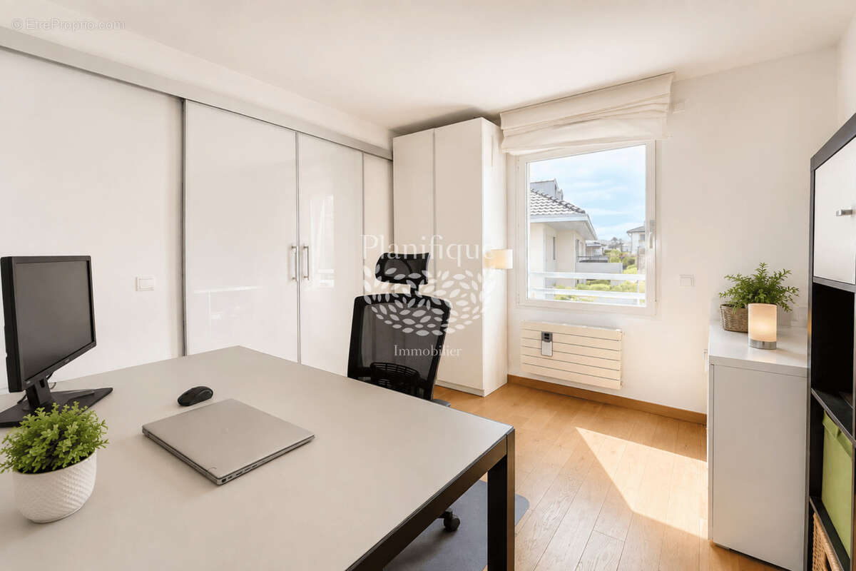 Splendide T5 à Divonne-les-Bain, 54 m2 de terrasse - photo 13