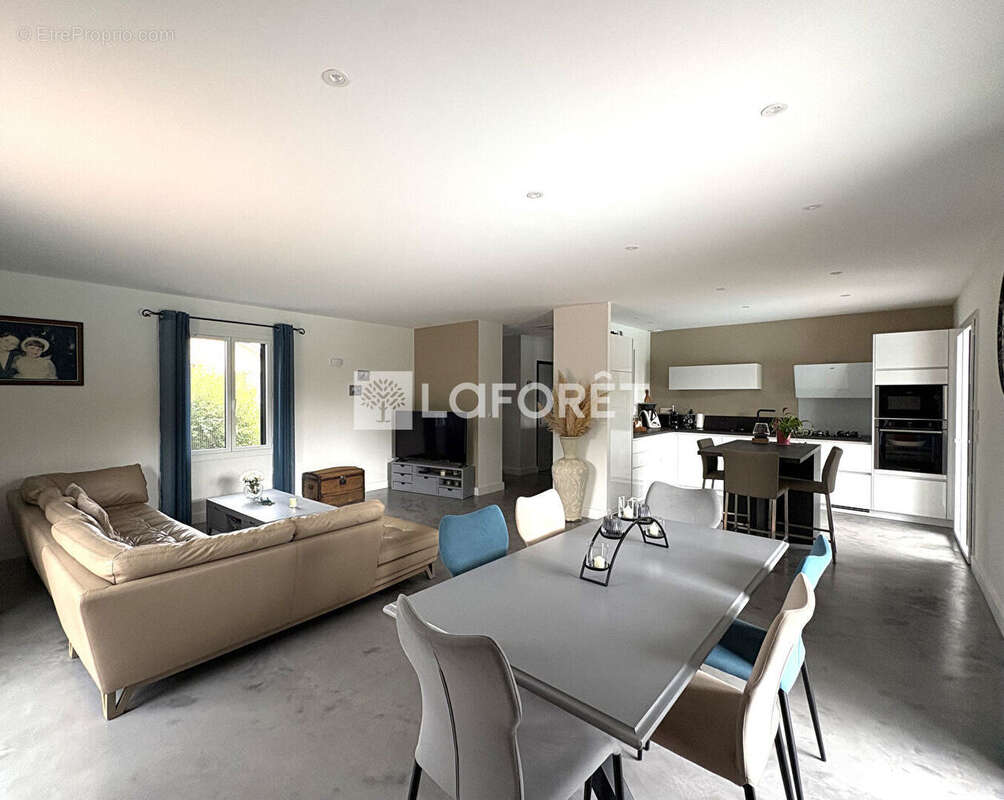 Maison de 126 m², avec piscine à TALUYERS - photo 6
