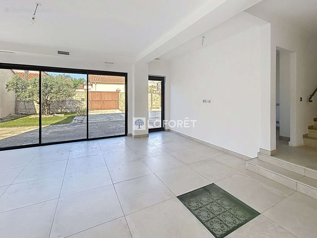 Perpignan Maison contemporaine  -147 m² - 4 faces - Terrain traversant de 500 m² - photo 7