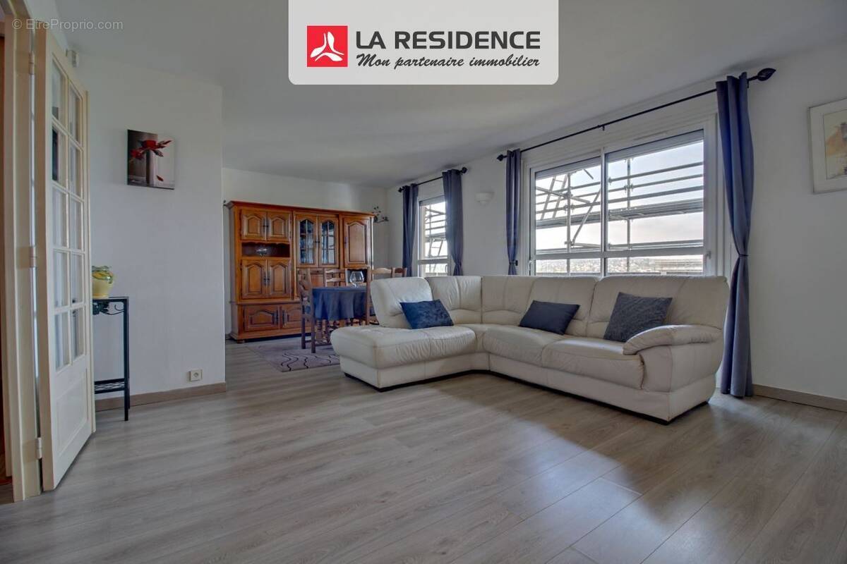 Appartement à LES MUREAUX