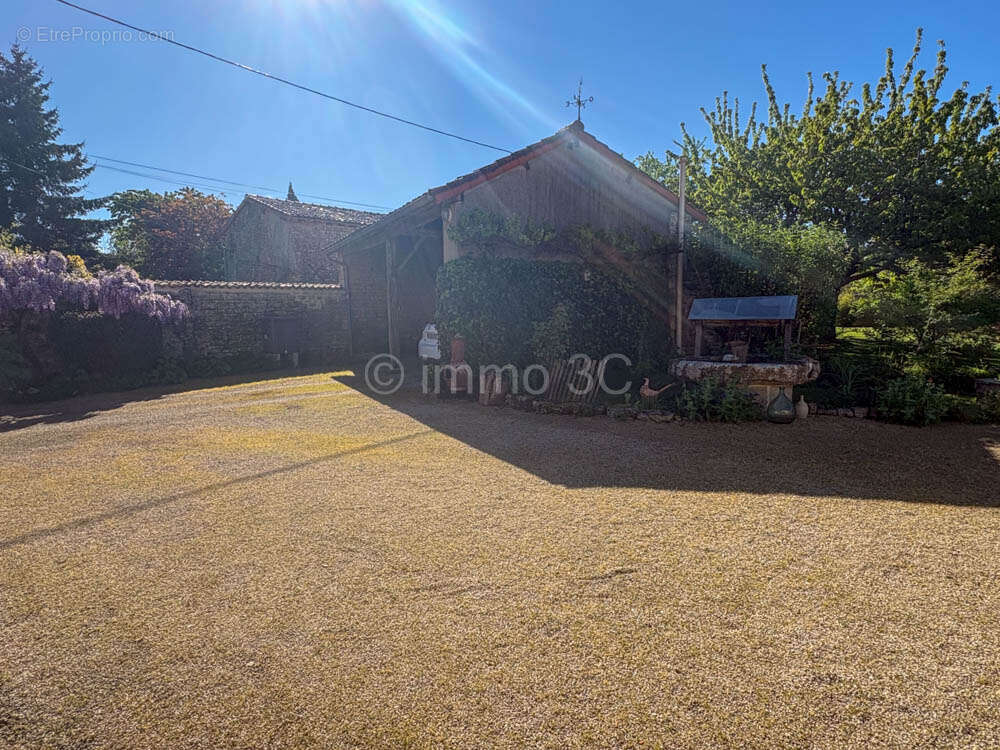 Maison à SAUZE-VAUSSAIS